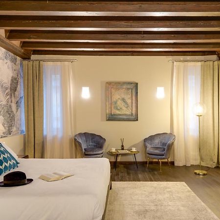 Palazzo Duomo Suites In Udine Center Bagian luar foto
