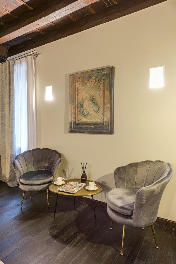 Palazzo Duomo Suites In Udine Center Bagian luar foto